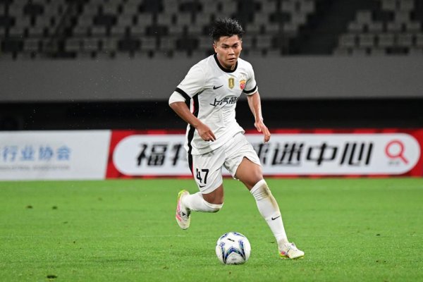 万银配资 抢新援风头？19岁蒯纪闻获MVP！30分钟险助攻戴帽，生吃对手喂饼