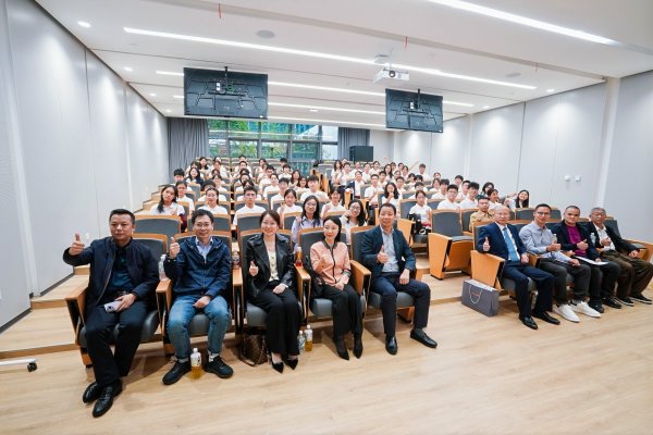 牛8速配 东鹏饮料“白大褂明日之星”奖学金助力百名优秀医学生